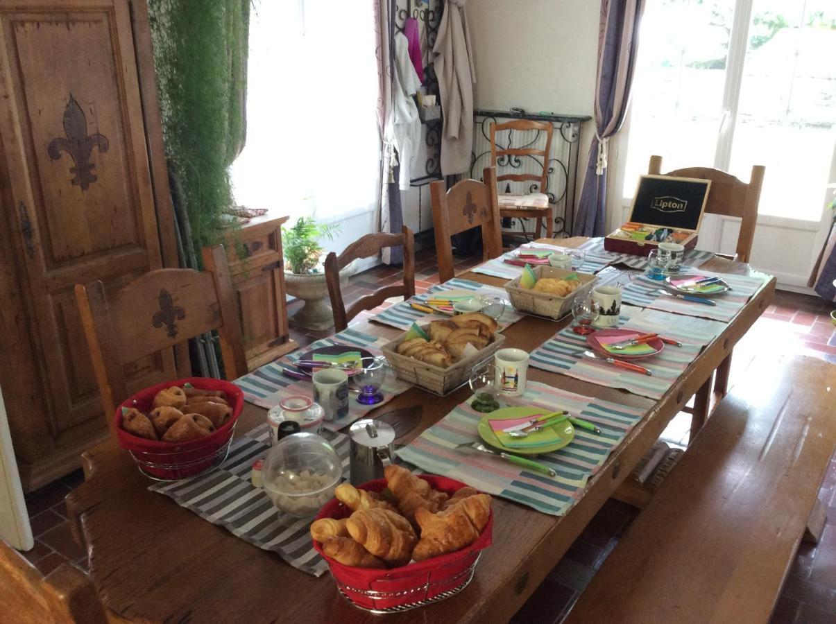 Bed and Breakfast L'Orme Des Voyageurs Boutigny Exterior foto